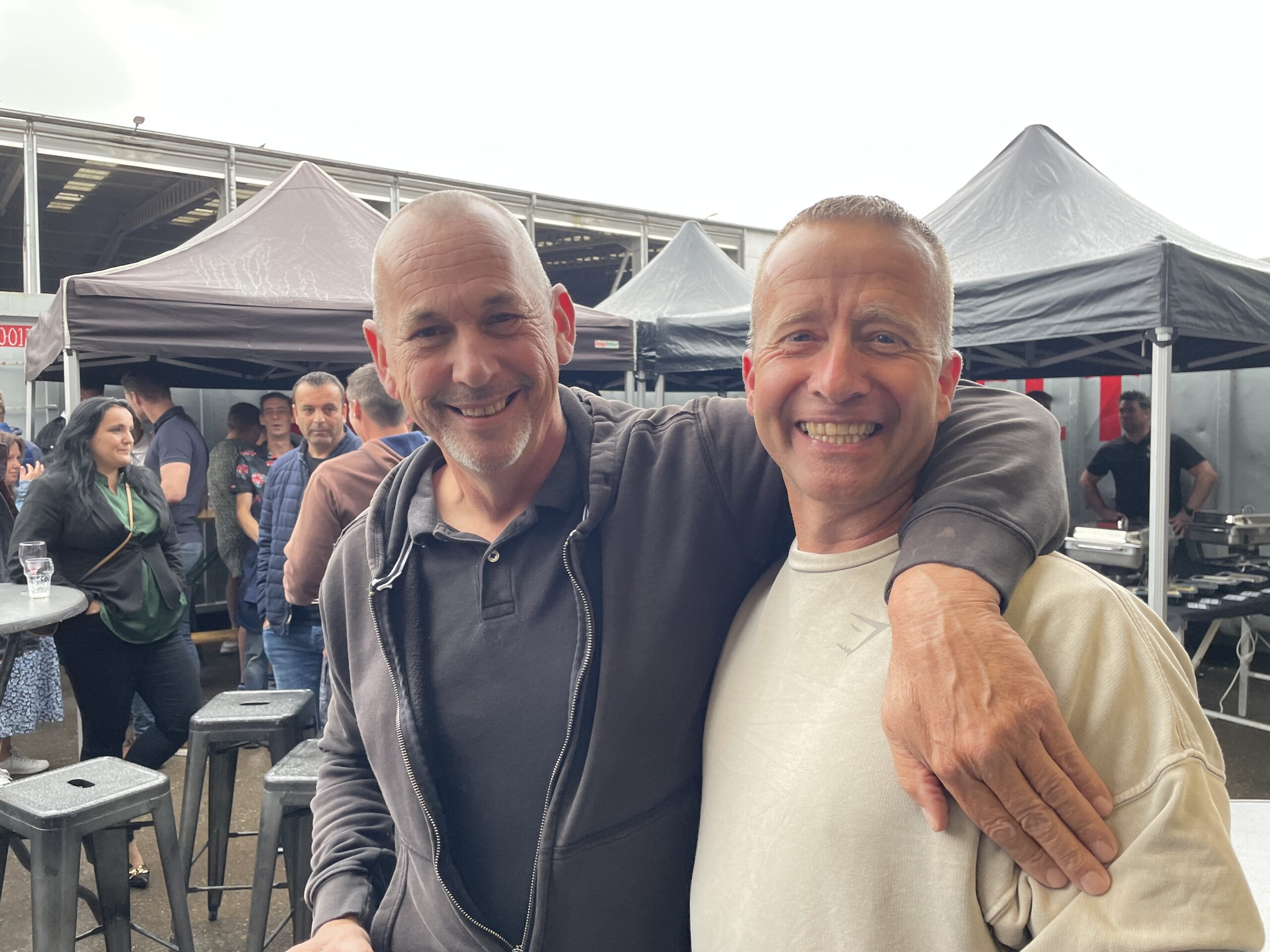 Angelo en Jeroen op de BBQ 