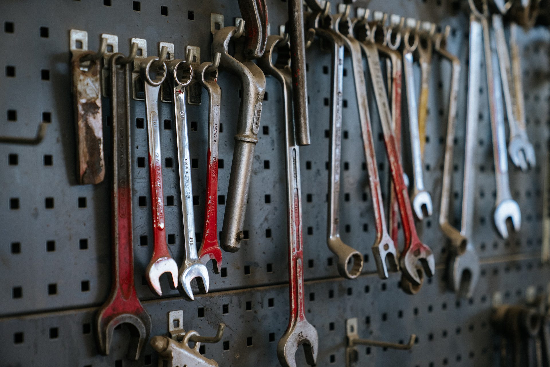 Garage werkplaats gereedschap sleutels